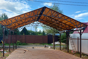 Двухскатный навес для автомобиля 6,5*5*2,5 м поликарбонат